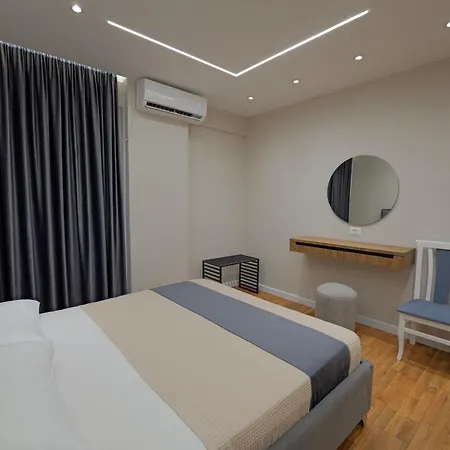 Beachside Modern Apartment