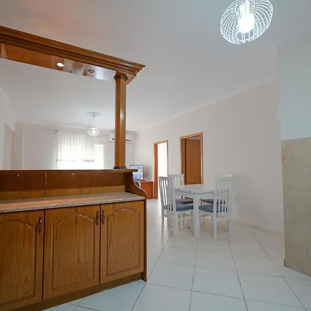 Beachside Modern Apartment Sarande