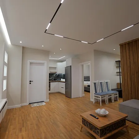 Beachside Modern Apartment *