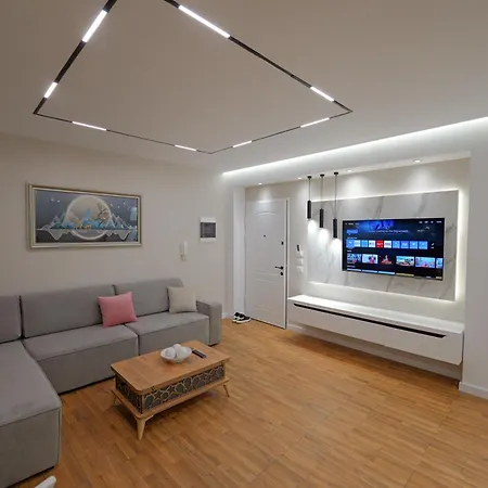 Beachside Modern Apartment