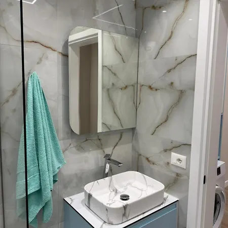 Beachside Modern * Sarande