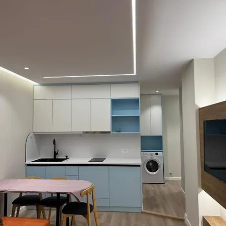 Beachside Modern Sarandë