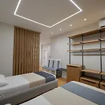 Beachside Modern 아파트