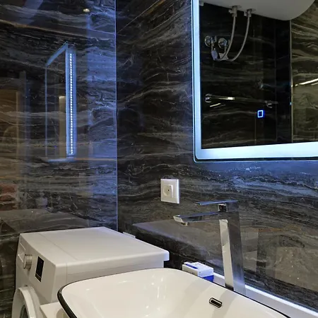 Апартаменты Beachside Modern *